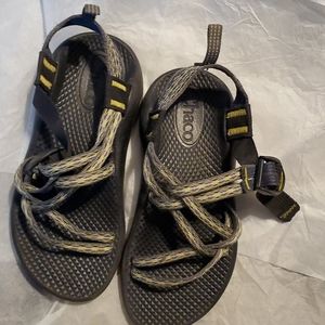 Like new kids chaco